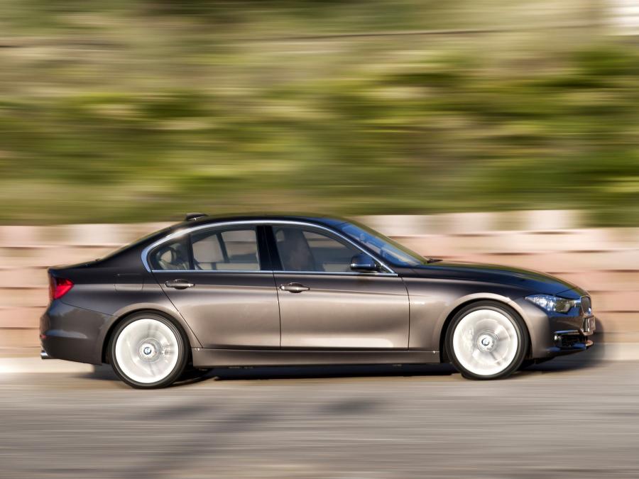  BMW 335i Sedan Luxury Line 2012 года  (ZA) (фото 14 из 14)